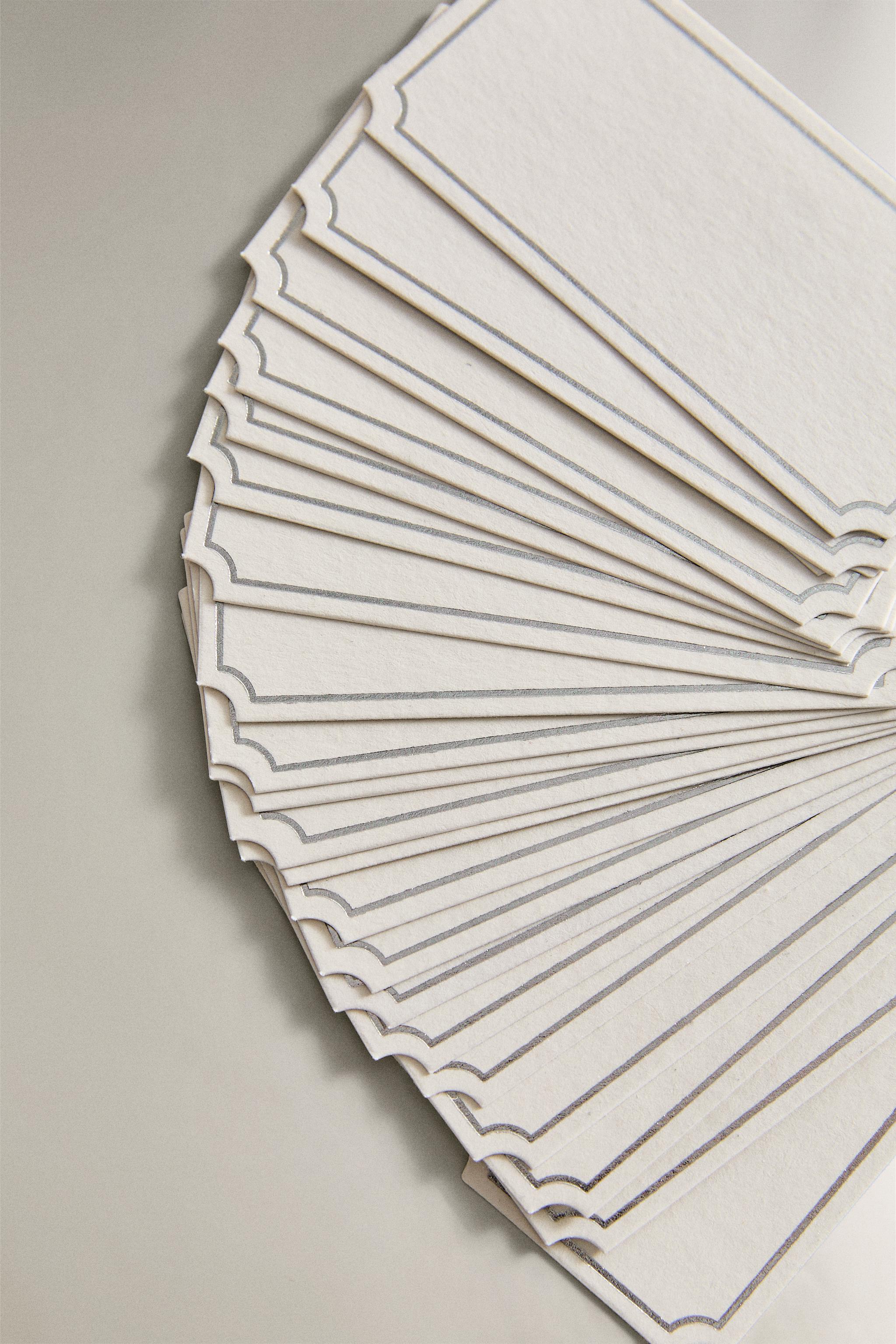 LOT DE MARQUE-PLACES ET CARTES EN MÉTAL